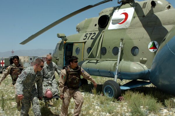 Эвакуация американского военнослужащего с поля боя в Афганистане Эвакуация американского военнослужащего с поля боя в Афганистане