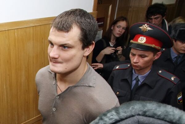 Боксер Романчук, осужденный за убийство, освобожден в зале суда Боксер Романчук, осужденный за убийство, освобожден в зале суда