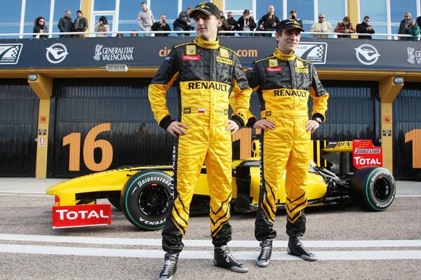 Renault F1 Team провела официальную презентацию команды и нового болида Renault F1 Team провела официальную презентацию команды и нового болида