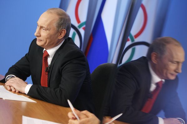 Премьер-министр России Владимир Путин провел телемост из Сочи с Русским домом в Ванкувере Премьер-министр России Владимир Путин провел телемост из Сочи с Русским домом в Ванкувере