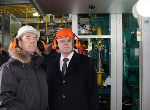 Дмитрий Медведев посетил Западно-Сахалинское нефтяное месторождение Дмитрий Медведев посетил Западно-Сахалинское нефтяное месторождение