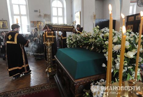 Вечерня с выносом Плащаницы в домовом храме святой мученицы Татианы при МГУ имени М.В. Ломоносова Вечерня с выносом Плащаницы в домовом храме святой мученицы Татианы при МГУ имени М.В. Ломоносова