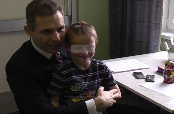 Семилетний мальчик Артем и Павел Астахов. Архив Семилетний мальчик Артем и Павел Астахов. Архив