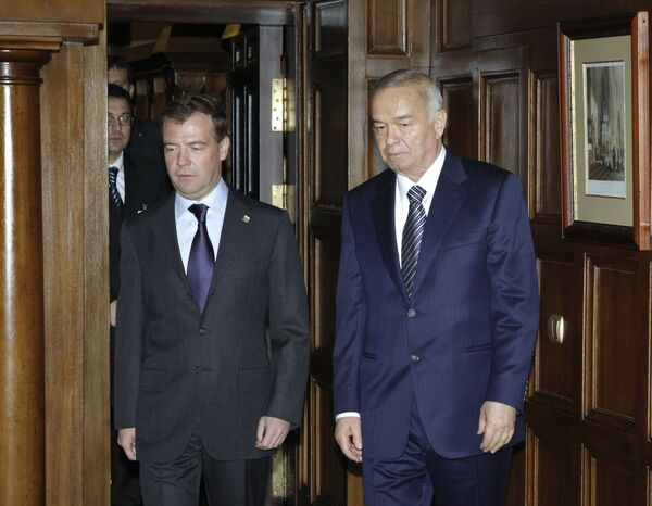 Президент РФ Д.Медведев и президент Узбекистана И.Каримов Президент РФ Д.Медведев и президент Узбекистана И.Каримов