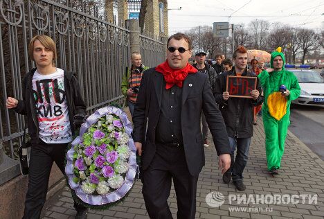 Похороны мертворожденной Монстрации в Санкт-Петербурге Похороны мертворожденной Монстрации в Санкт-Петербурге