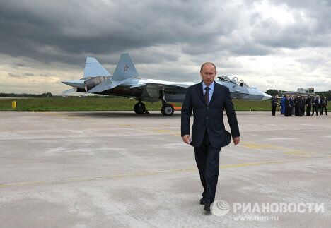 Премьер-министр РФ В.Путин присутствовал на испытаниях истребителя пятого поколения Т-50 Премьер-министр РФ В.Путин присутствовал на испытаниях истребителя пятого поколения Т-50