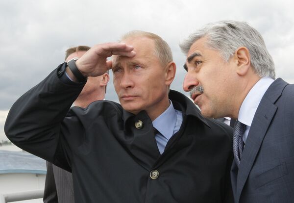 Премьер-министр РФ В.Путин присутствовал на испытаниях истребителя пятого поколения Т-50 Премьер-министр РФ В.Путин присутствовал на испытаниях истребителя пятого поколения Т-50