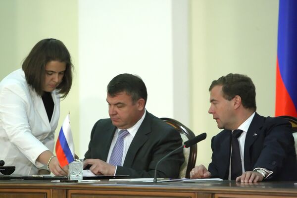 Россия и Армения подписали протокол о внесении изменений в двусторонний договор о российской военной базе в Гюмри Россия и Армения подписали протокол о внесении изменений в двусторонний договор о российской военной базе в Гюмри