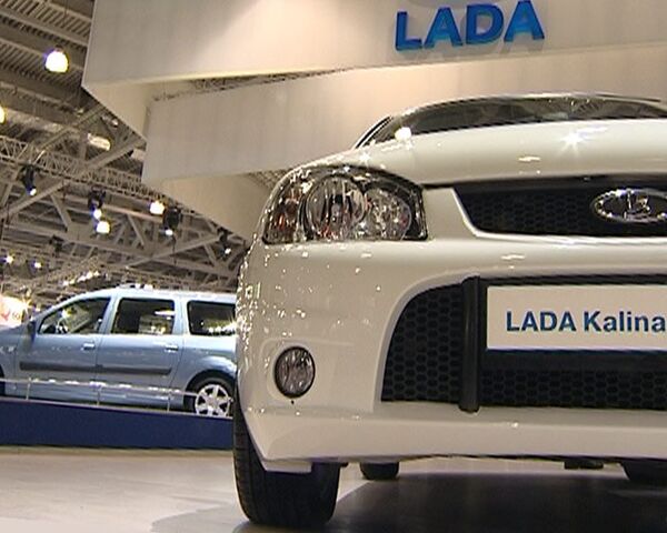 Lada Kalina с ГЛОНАСС/GPS впервые показали на автосалоне в Москве Lada Kalina с ГЛОНАСС/GPS впервые показали на автосалоне в Москве