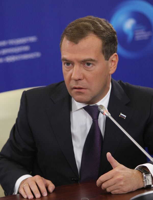 Президент РФ Д.Медведев провел встречу с политологами в рамках Международного политического форума Президент РФ Д.Медведев провел встречу с политологами в рамках Международного политического форума