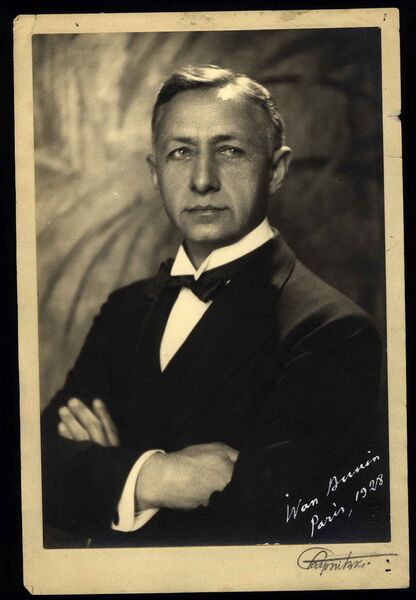Иван Бунин. 1928 год. Иван Бунин. 1928 год.