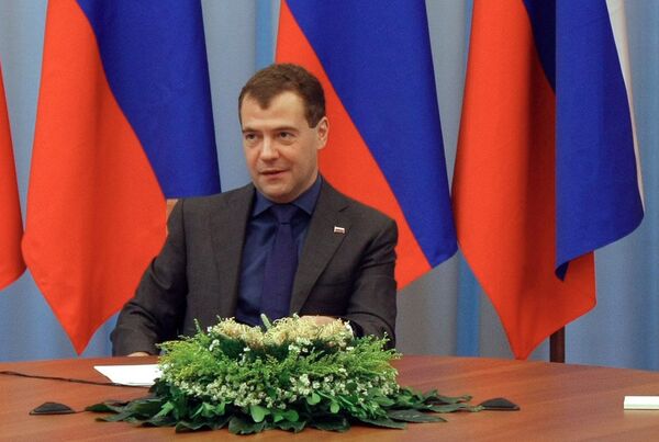 Президент России Дмитрии Медведев во время трехсторонней встречи в Астрахани Президент России Дмитрии Медведев во время трехсторонней встречи в Астрахани