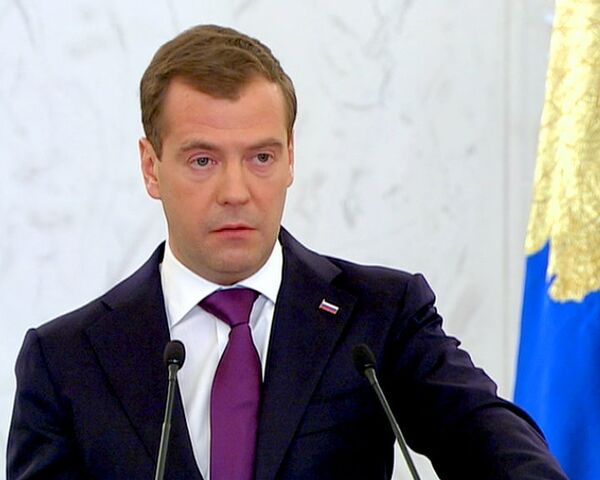 Взяточников нужно штрафовать в стократном размере – Медведев Взяточников нужно штрафовать в стократном размере – Медведев