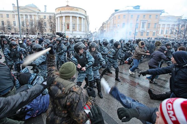Митинг фанатов на Манежной площади в Москве Митинг фанатов на Манежной площади в Москве