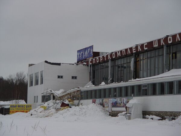 Обрушение кровли в спорткомплексе в Петербурге Обрушение кровли в спорткомплексе в Петербурге
