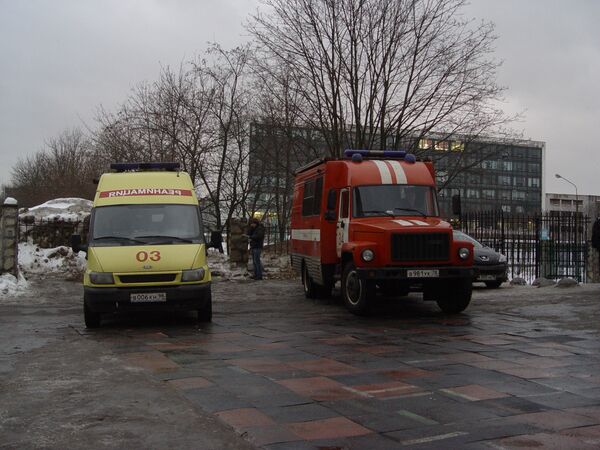 Обрушение кровли в спорткомплексе в Петербурге Обрушение кровли в спорткомплексе в Петербурге