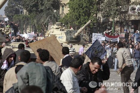 Столкновения сторонников и противников Хосни Мубарака в Каире Столкновения сторонников и противников Хосни Мубарака в Каире