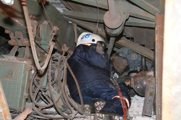 Обрушение кровли заводского цеха в Новосибирске Обрушение кровли заводского цеха в Новосибирске