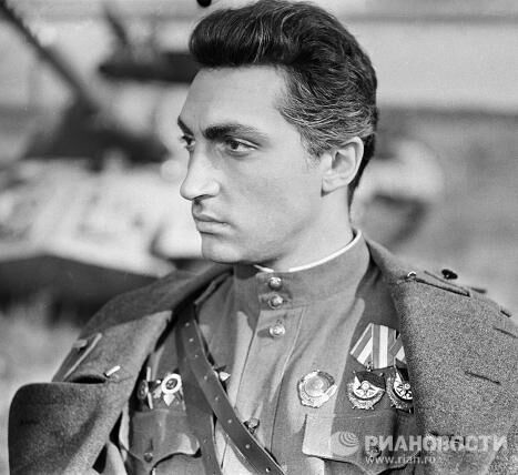 Михаил Козаков в фильме Трудное счастье Михаил Козаков в фильме Трудное счастье