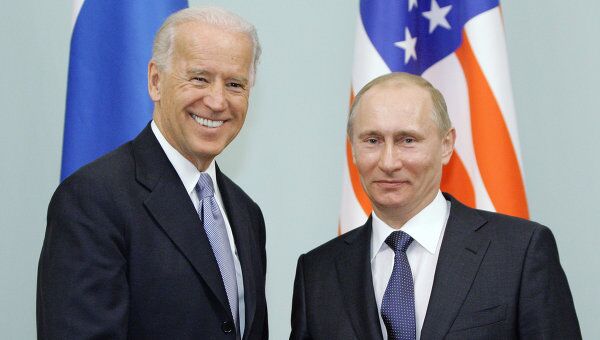 Премьер-министр РФ Владимир Путин встречается с Джозефом Байденом в Москве Премьер-министр РФ Владимир Путин встречается с Джозефом Байденом в Москве