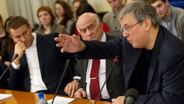 Ярослав Кузьминов на публичной дискуссии с блогером Алексеем Навальным Ярослав Кузьминов на публичной дискуссии с блогером Алексеем Навальным