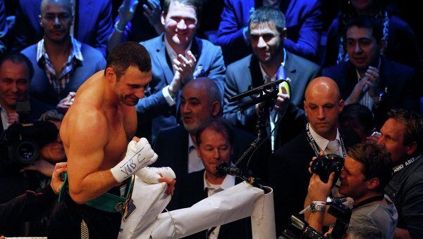 Виталий Кличко защитил титул чемпиона мира по версии WBC Виталий Кличко защитил титул чемпиона мира по версии WBC