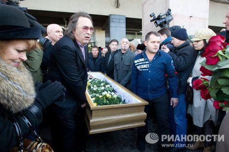 Прощание с певцом и композитором Александром Барыкиным Прощание с певцом и композитором Александром Барыкиным