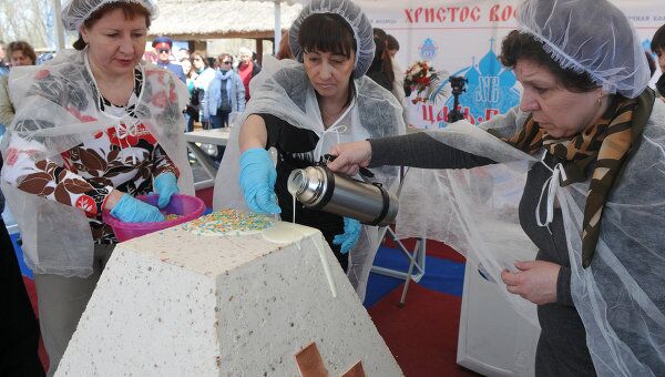 Приготовление самой большой пасхи в России Приготовление самой большой пасхи в России