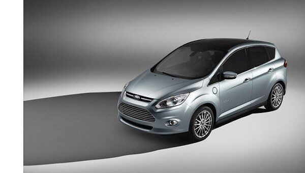 Гибридный автомобиль Ford C-MAX Energi/Hybrid . Архив Гибридный автомобиль Ford C-MAX Energi/Hybrid . Архив