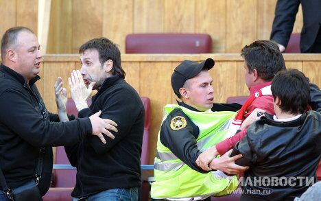 Драка болельщиков Драка болельщиков