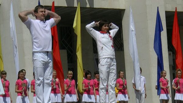 Олимпийская чемпионка Татьяна Лебедева провела зарядку для 1500 человек Олимпийская чемпионка Татьяна Лебедева провела зарядку для 1500 человек