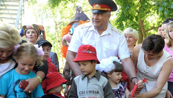 Владимир Колокольцев посетил социальный приют для детей и подростков в Южном административном округе Москвы Владимир Колокольцев посетил социальный приют для детей и подростков в Южном административном округе Москвы