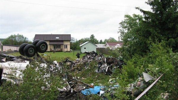 В районе карельского поселка Бесовец, на автомобильную трассу, упал пассажирский самолет ТУ-134 В районе карельского поселка Бесовец, на автомобильную трассу, упал пассажирский самолет ТУ-134