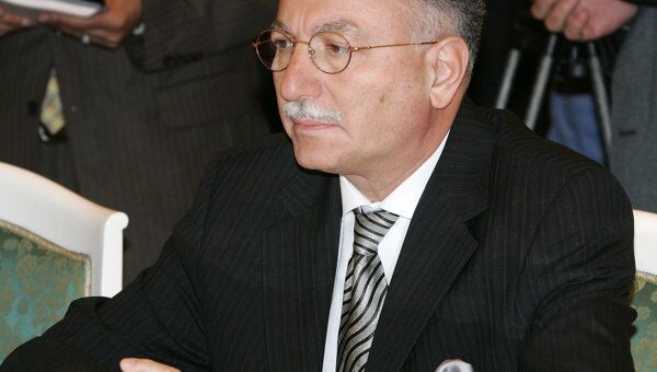 Экмеледдин Ихсаноглу. Архив Экмеледдин Ихсаноглу. Архив