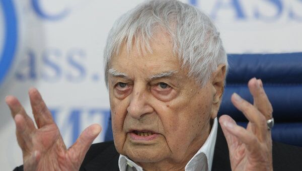 Юрий Любимов во время пресс-конференции Юрий Любимов во время пресс-конференции