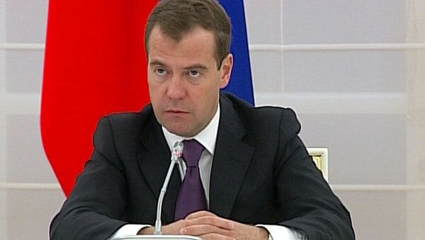 Медведев разъяснил причины вывода чиновников из госкомпаний Медведев разъяснил причины вывода чиновников из госкомпаний