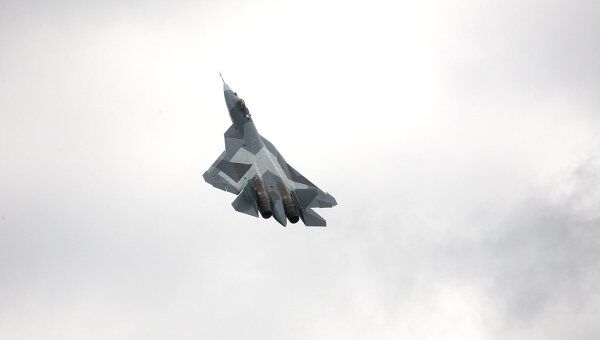Испытания нового боевого самолета пятого поколения Т-50 разработки компании Сухой Испытания нового боевого самолета пятого поколения Т-50 разработки компании Сухой