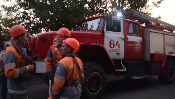 Крупный пожар произошел на складе на улице Талалихина в Москве Крупный пожар произошел на складе на улице Талалихина в Москве
