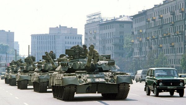 Танки на улицах Москвы Танки на улицах Москвы
