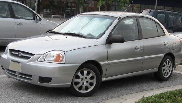 Автомобиль Kia Rio (седан). Архив Автомобиль Kia Rio (седан). Архив