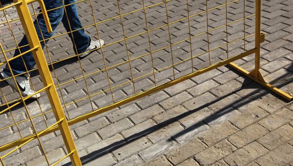 Тротуарная плитка, нарисованная на бетоне на улицах Москвы Тротуарная плитка, нарисованная на бетоне на улицах Москвы