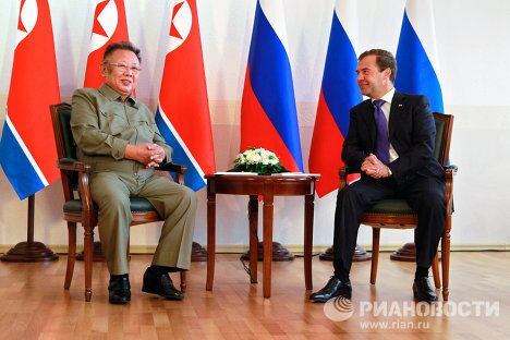 Президент РФ Д.Медведев встретился с лидером Северной Кореи Ким Чен Иром Президент РФ Д.Медведев встретился с лидером Северной Кореи Ким Чен Иром