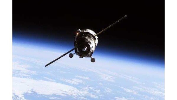 Космический грузовик Прогресс приближается к МКС Космический грузовик Прогресс приближается к МКС