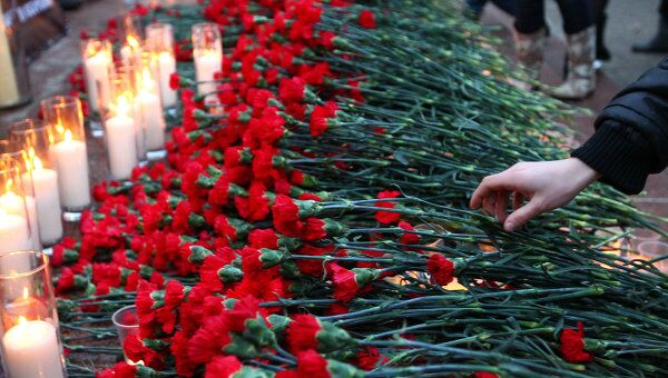 Акция памяти погибших при взрыве в Домодедово Акция памяти погибших при взрыве в Домодедово