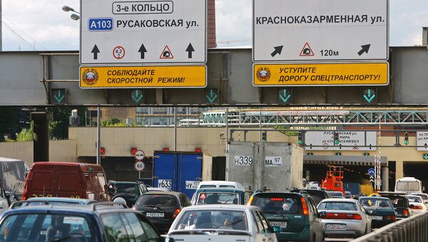 В Лефортовском тоннеле в Москве. Архив В Лефортовском тоннеле в Москве. Архив