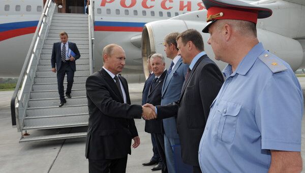 Премьер-министр РФ В.Путин прибыл во Владивосток Премьер-министр РФ В.Путин прибыл во Владивосток