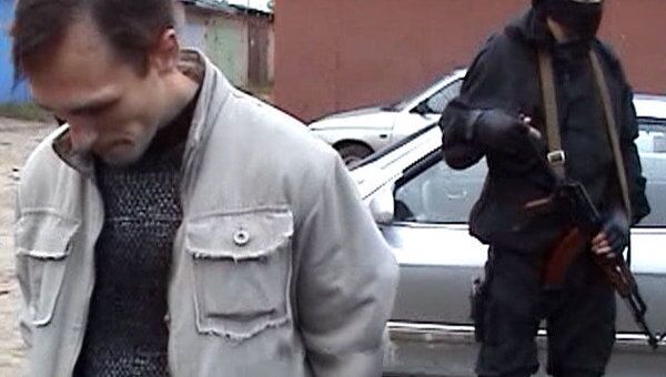 Задержание лиц, подозреваемых в совершении вооруженного нападения Задержание лиц, подозреваемых в совершении вооруженного нападения