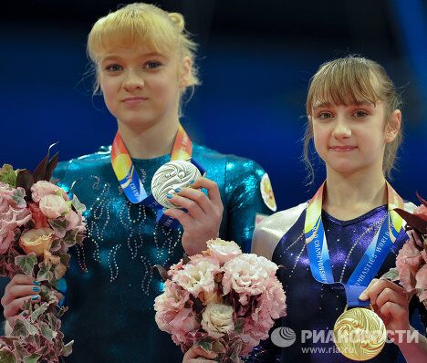 Татьяна Набиева и Виктория Комова (слева направо) Татьяна Набиева и Виктория Комова (слева направо)