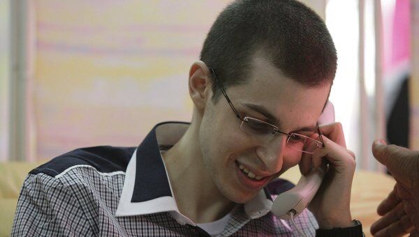 Гилад Шалит впервые после пяти лет плена разговаривает со своей семьей по телефону Гилад Шалит впервые после пяти лет плена разговаривает со своей семьей по телефону