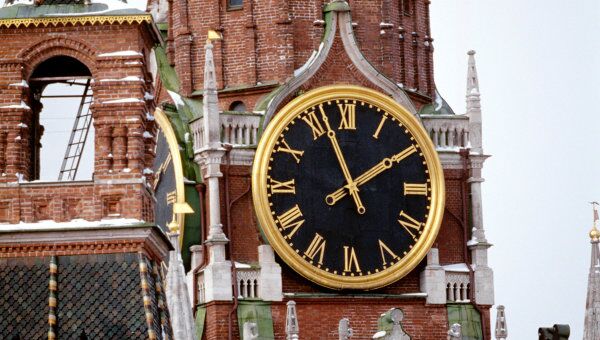 Часы на Спасской башне Кремля Часы на Спасской башне Кремля